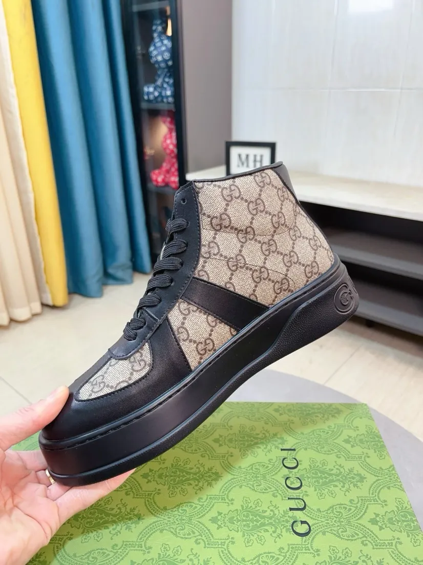 Factory price 438🌹🌹GUCCI [Gucci] New high-top men's shoes, a high-end brand, the latest fashionable casual men's shoes, trendy and versatile, relaxed and sporty style, uppers imported from Italy, first-layer cowhide, genuine leather lining, and ultra-fine workmanship. Original personalized fashionable rubber wear-resistant outsole, light and comfortable on the foot, size 38-44